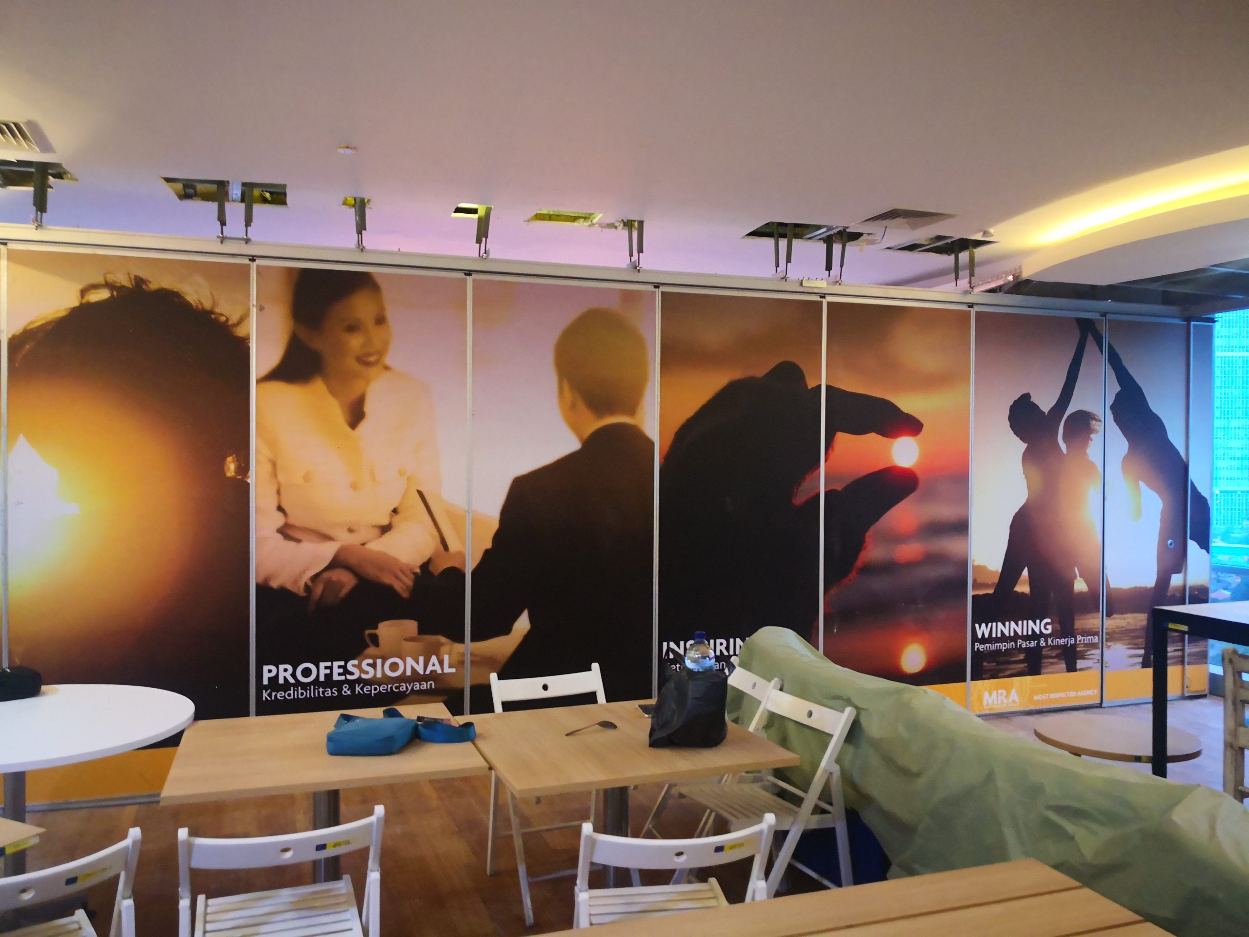 Partisi Lounge Bandara