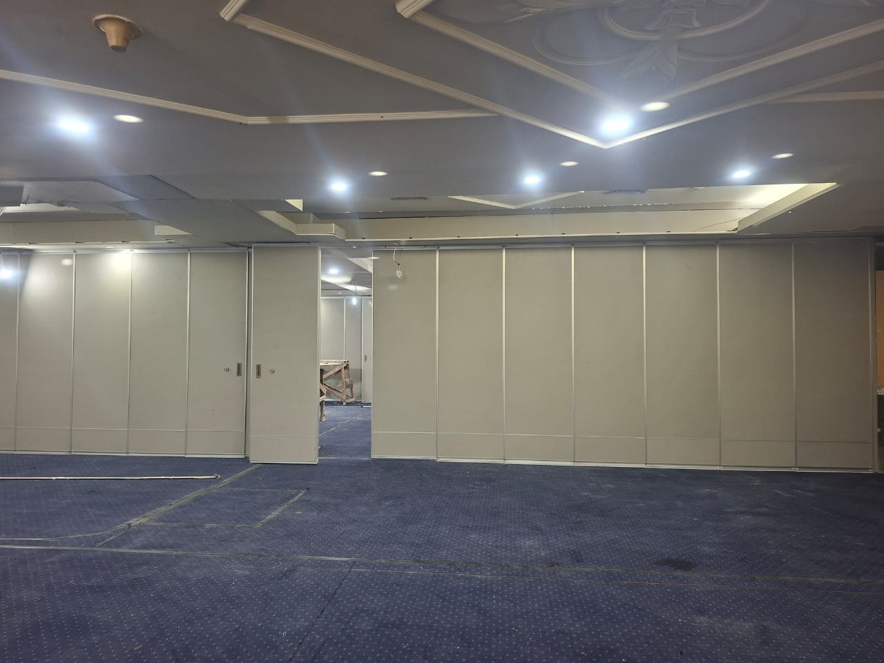 pintu sekat ruangan, partisi geser, partisi geser kedap suara, Pintu Sekat Ruangan Portable,