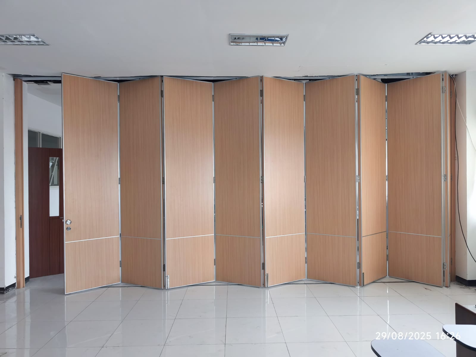 pintu lipat, pintu sekat ruangan